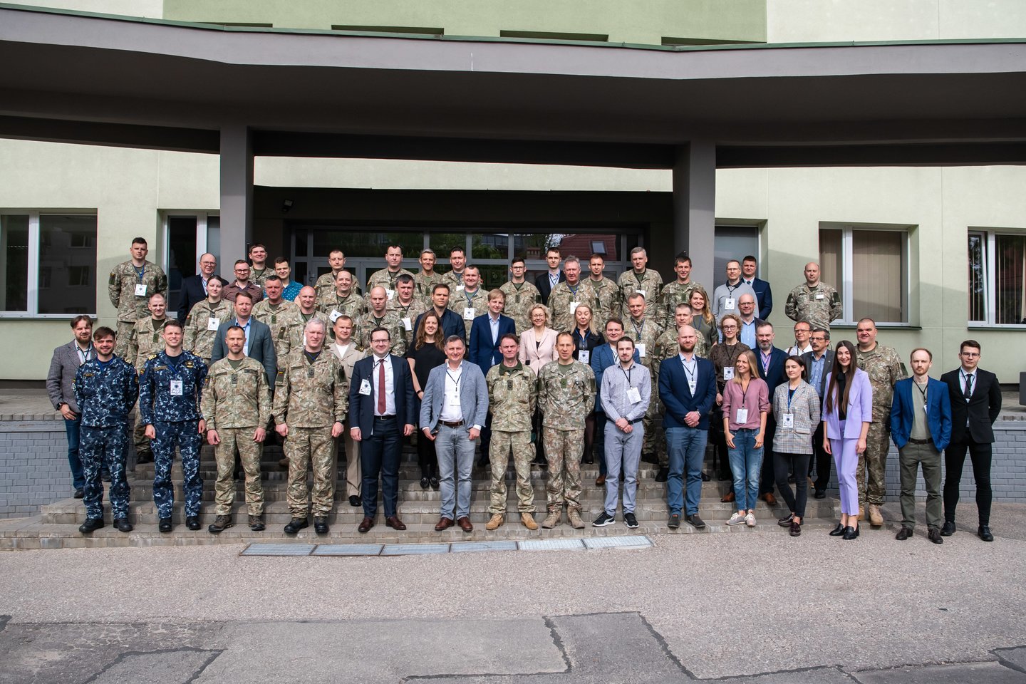  2022 m. gegužės 25–26 d. vyko seminaras „Virsmo technologijų įtaka Lietuvos kariuomenei (toliau – LK)“, kuriame gyvai dalyvavo virš 70, o nuotoliniu būdu virš 20 dalyvių iš visų krašto apsaugos sistemos institucijų.<br> E. Genio / LKA nuotr.