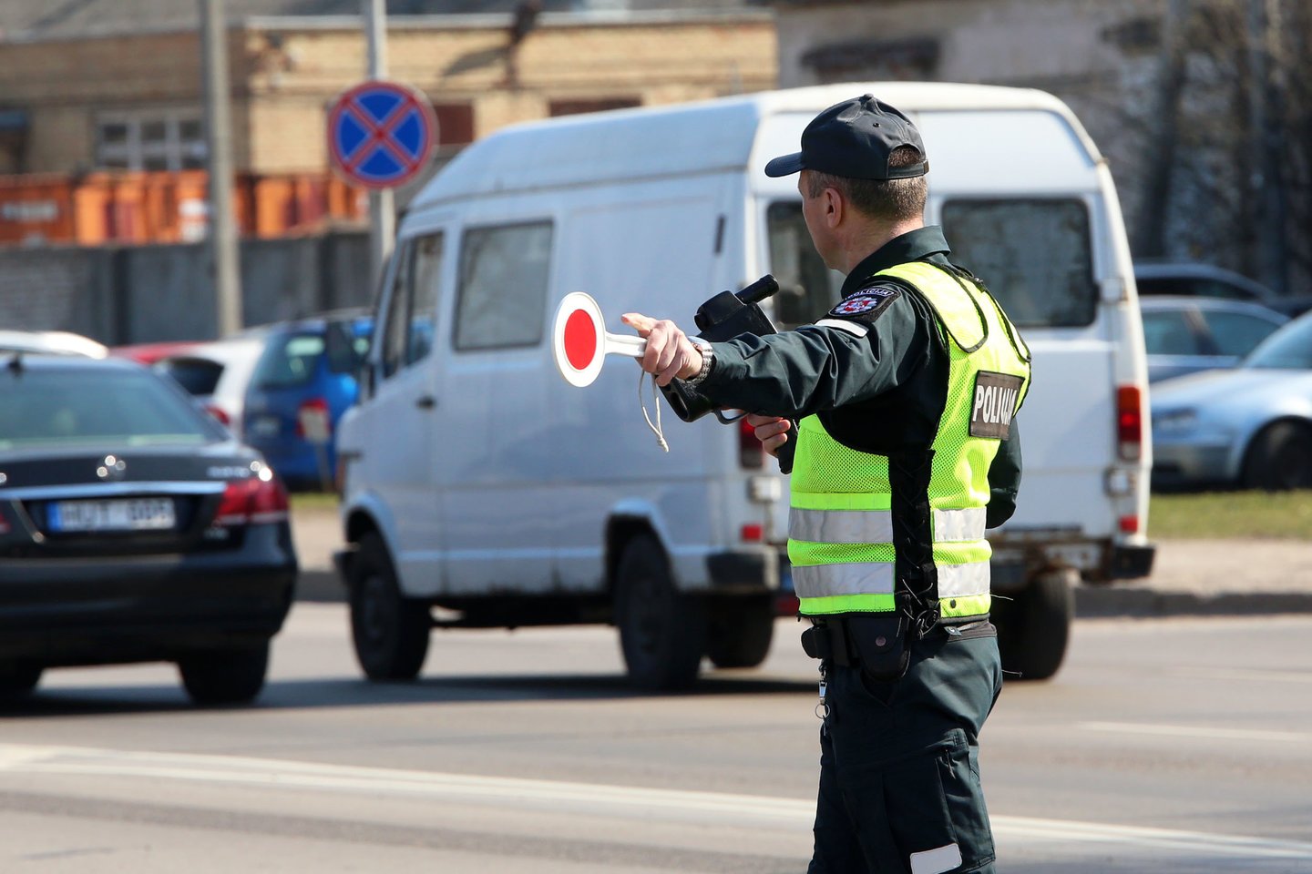 Rugpjūtį policijos pareigūnai rengia prevencines eismo dalyvių kontrolės priemones.<br>M.Patašiaus nuotr.