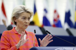 U. von der Leyen – apie dujų vartojimą, papildomas gaires Kalinigrado tranzitui ir kodėl Lietuva jų turėjo taip ilgai laukti