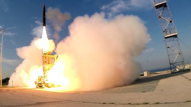 Auga įtampa dėl Kinijos pradėtų karinių pratybų: pranešama apie paleistas raketas