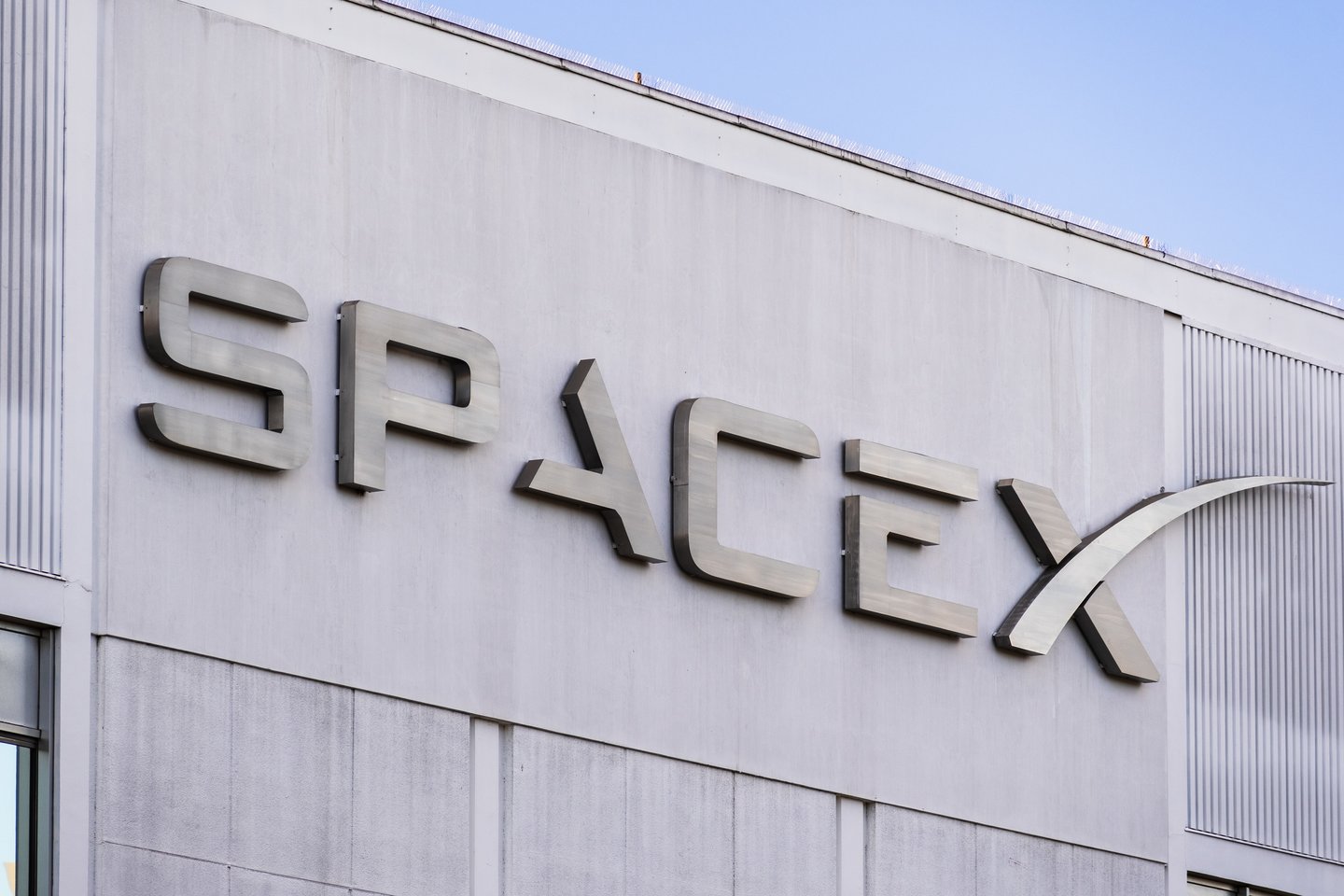  Vienas Australijos ūkininkas savo avių ganykloje rado nuolaužą, kuri, kaip ketvirtadienį patvirtino tarnybos, yra JAV kosmoso technologijų bendrovės „SpaceX“ vienos iš raketų dalis.<br> 123rf nuotr.