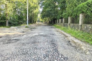 Vilniečiai gūžčioja pečiais: grindinys toks pat, bet saugomas skirtingai