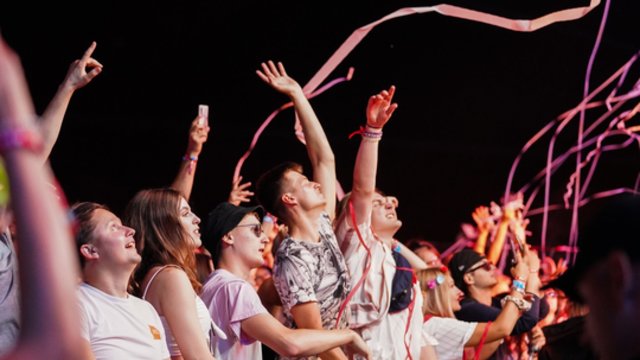 Penktadienio vakaras festivalyje „Granatos Live“ – ypač karštas: minia šėlo iki paryčių