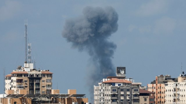 Didžiausia įtampos eskalacija nuo pernai kilusio karo: Izraelis ir Gazos Ruožo kovotojai apsikeitė ugnimi