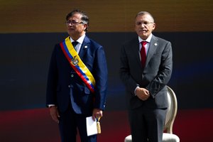 Inauguruotas pirmasis kairiųjų pažiūrų Kolumbijos prezidentas G. Petro