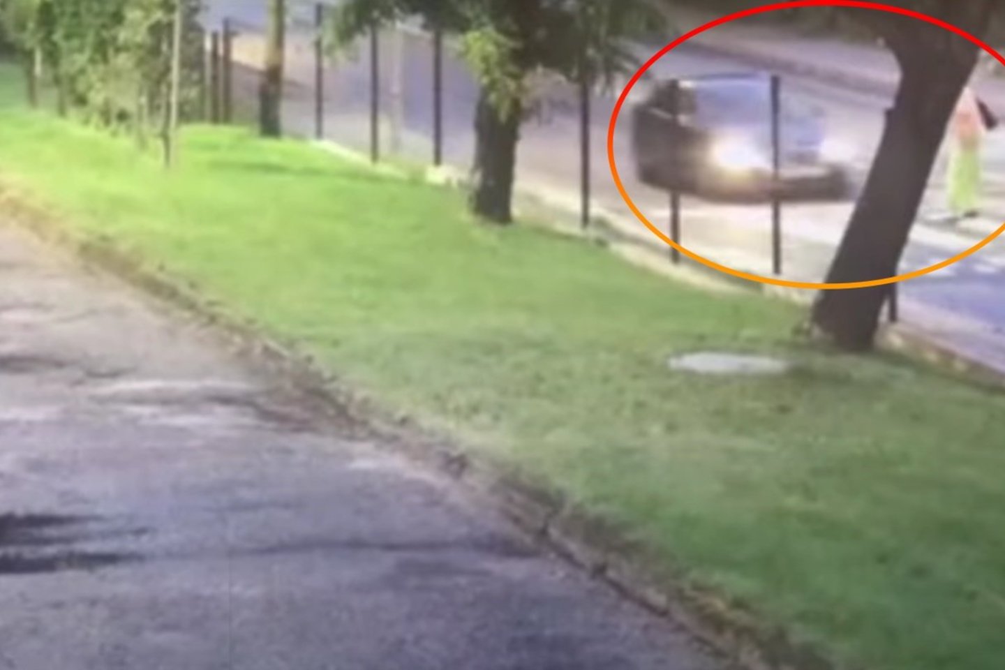  Vilniaus policija surado moterį partrenkusį ir pasprukusį vairuotoją.<br> Stop kadras iš vaizdo medžiagos