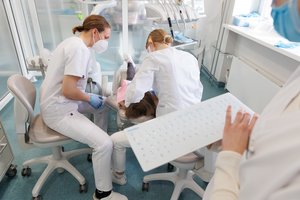 Vyriausybė sutinka Odontologų rūmams atiduoti tik dalį licencijavimo