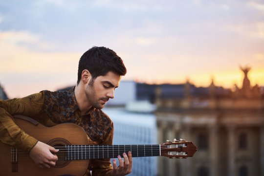 Klasikinės gitaros virtuozo koncerte – J. S. Bachas, variacijos W. Mozarto tema, ispaniškos siuitos 