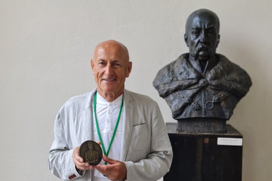 Publicistui E. Ganusauskui įteikta lietuvių kalbos gynėjo A. Macijausko premija