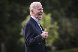 JAV Senatas priėmė J. Bidenui svarbų klimato ir sveikatos apsaugos išlaidų planą