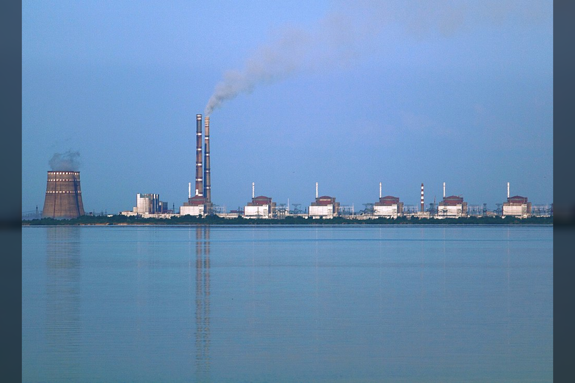 Didžiausia Europoje Zaporožės atominė elektrinė, esanti Ukrainoje.Wikimedia Commons.