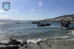 Graikijos vandenyse nuskendus migrantų laivui ieškoma dešimčių žmonių