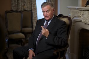 G. Nausėda apdovanojimą panaikino ir buvusiam KGB darbuotojui V. Jakuninui