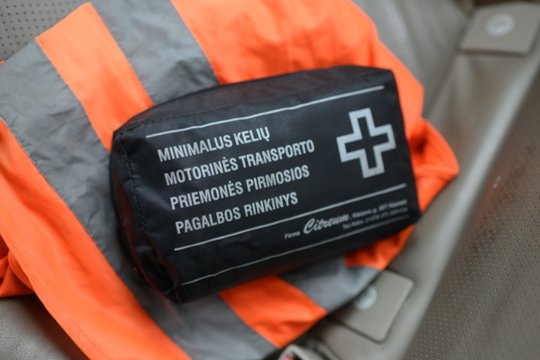 Primena: vairuotojams liko vos keli mėnesiai apsirūpinti pirmosios pagalbos vaistinėlėmis