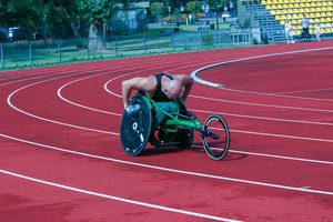 Paraatletų stovykloje pajūryje – sporto ir žinių derinys