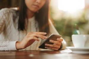 Telefono tarnavimo laiką gali prailginti paprastas veiksmas: ekspertas atskleidžia, koks jis