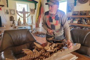 Medį prakalbinęs V. Ulevičius ramybę ir mūzą surado Kėdainių krašte 