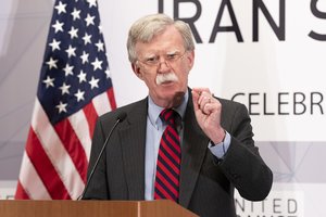 Iranas atmetė JAV kaltinimus dėl sąmokslo nužudyti J. Bolstoną