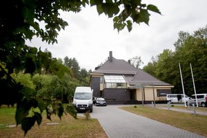 Apklausa atskleidė: pusė gyventojų nepritaria šalies vadovų gyvenimui rezidencijose