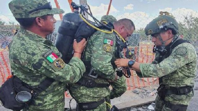 Meksikoje tęsiasi kasykloje įstrigusių žmonių gelbėjimo operacija: artimieji tikisi geriausio