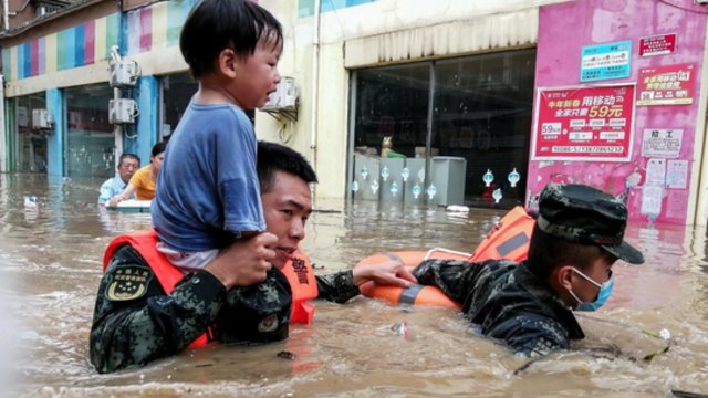Kinijoje iškrito didžiausias kritulių kiekis šiais metais: per potvynius dingo penki žmonės