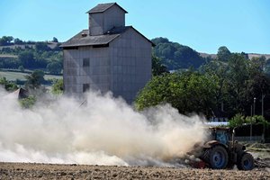 Dėl sausros dalyje Anglijos įsigalioja draudimas naudoti laistymo žarnas