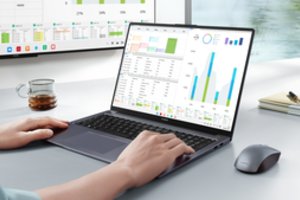 Naujausias „Huawei“ nešiojamas kompiuteris „Matebook D16“: išmanus, greitas ir itin lengvas