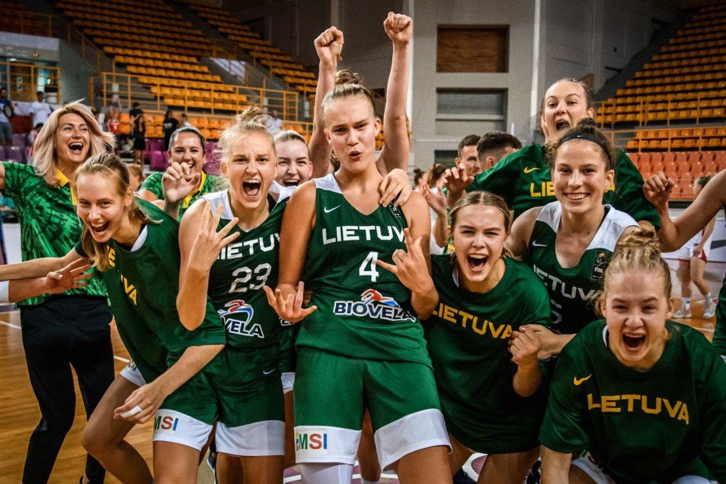 Lietuvos 18-metės žengė į Europos čempionato finalą.<br>FIBA nuotr.