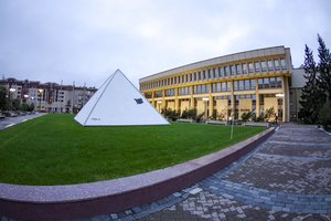 Brangstant energijai ieškoma išeičių: Seimo kanceliarija mažins vartojimą, Vyriausybė keis šviestuvus