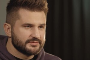 Dokumentikos cikle „Krepšinio namai“ – vis dar gyvi L. Kleizos prisiminimai apie lemtingą pralaimėjimą prancūzams