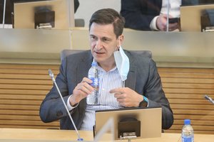 D. Kreivys rugsėjį žada planą, kaip žmonėms taupyti elektrą