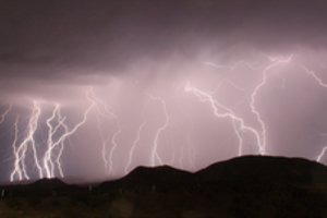 Prancūziją po ilgos sausros užklupo smarkios audros