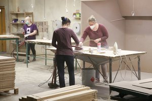 Dalis įmonių dėl rekordinių elektros kainų vakare pristabdys gamybą