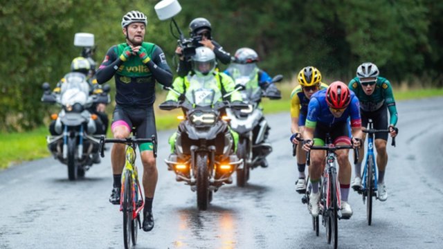 Prasidėjo pirmasis dviračių plento lenktynių „Baltic Chain Tour“ etapas: jame – dvi lietuvių komandos
