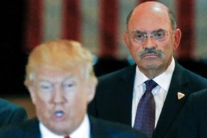 Buvęs D. Trumpo finansų vadovas pripažino kaltę dėl mokesčių slėpimo, sutinka liudyti