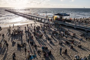 Palangoje nuo tilto į jūrą nukrito ir dingo žmogus