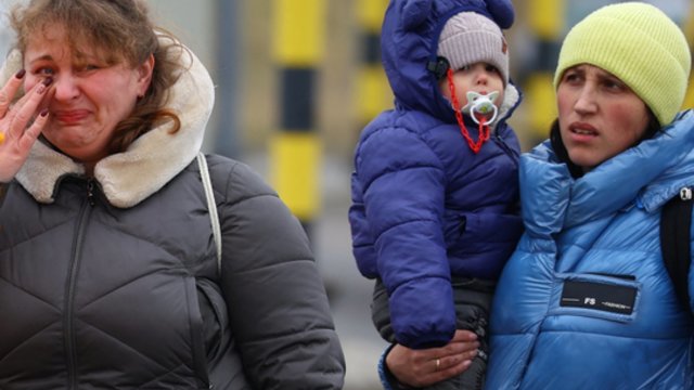 Ukrainos visuomenės veikėja įvertino humanitarinę pabėgėlių padėtį: visi jie sėdi ant savo lagaminų