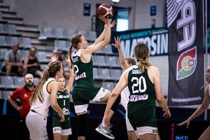 Lietuvos 16-metės Europos čempionate neklumpa – sudaužė slovėnes