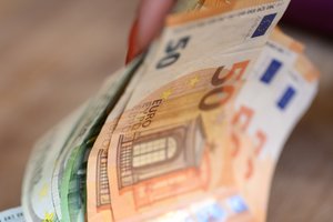 Šiauliuose telefoniniai sukčiai vėl griebėsi senų metodų