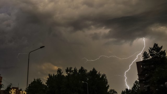 Po alinančios kaitros sulauksime atokvėpio: žadama perkūnija