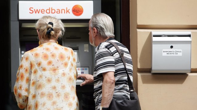 Už bankų paslaugas netrukus teks mokėti daugiau: kai kurios brangs net kelis kartus