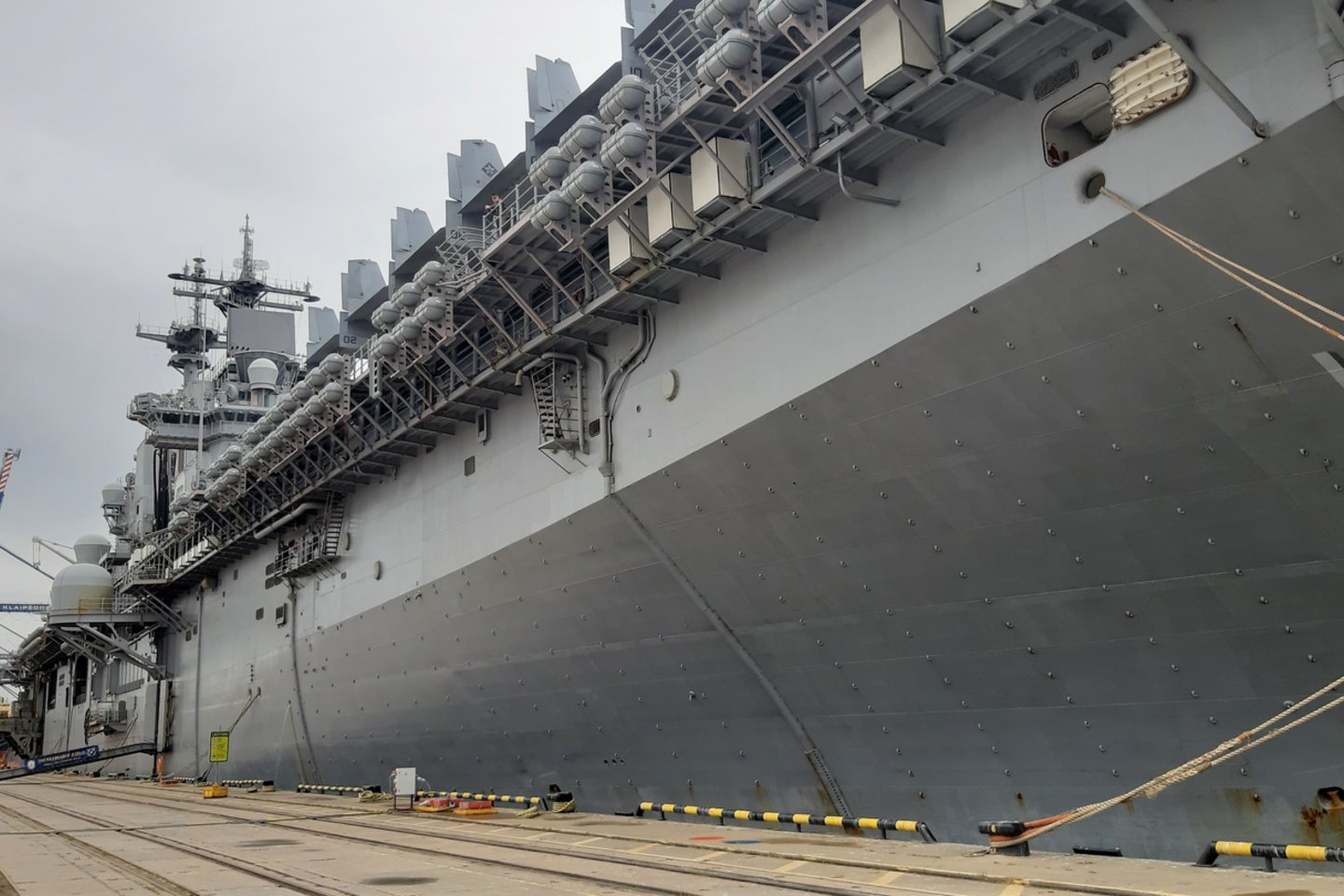 JAV karo laivo USS Kearsarge (LHD 3) vizitas Klaipėdos uoste.<br> G.Pilaičio nuotr.