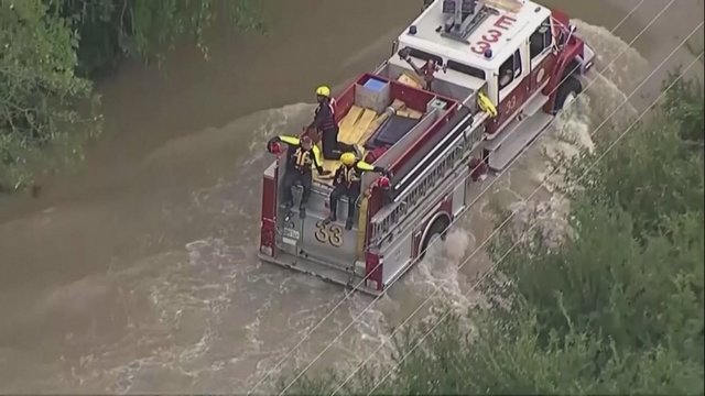 Po smarkių liūčių užtvindyta dalis Teksaso: vietomis vanduo – iki juosmens