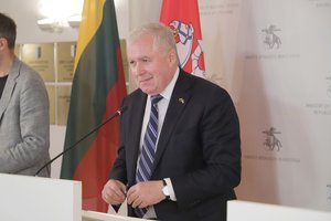 A. Anušauskas: Lietuva į Didžiąją Britaniją siųs 30 instruktorių Ukrainos kariams apmokyti