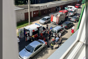 Kraupi nelaimė Kaune: jauno vairuotojo partrenktas dvimetis nuo smūgio atsidūrė po kitu automobiliu