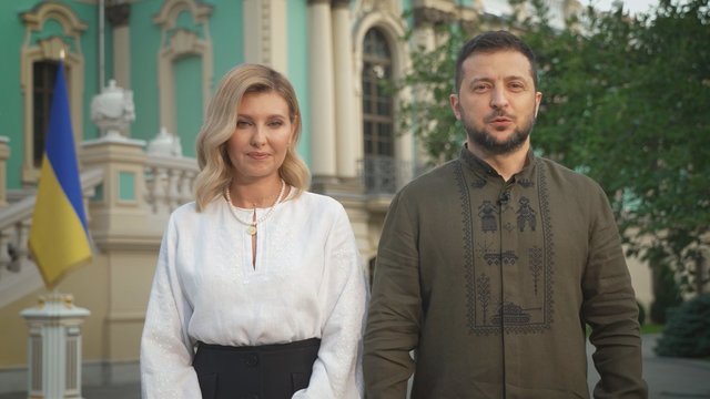 Išgirskite jautrią pirmosios Ukrainos poros V. ir O. Zelenskių padėką: ypatingą dieną prakalbo lietuviškai