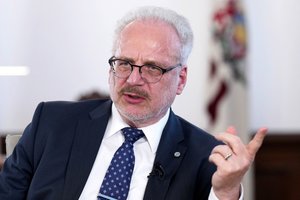 Latvijos prezidentas paragino izoliuoti nuo visuomenės nelojalius rusakalbius