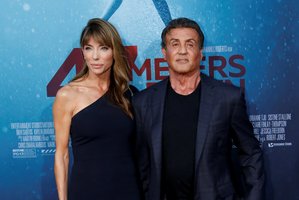 Po 25 metų subyrėjo Sylvesterio Stallone santuoka: žmonos atvaizdą ant rankos jau pakeitė šuo