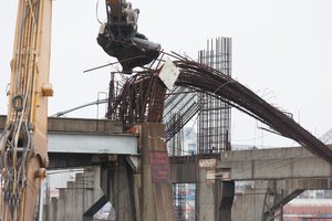 Nacionalinio stadiono statybų atidėti neketina, todėl imasi kitos strategijos: drebins sprogimais