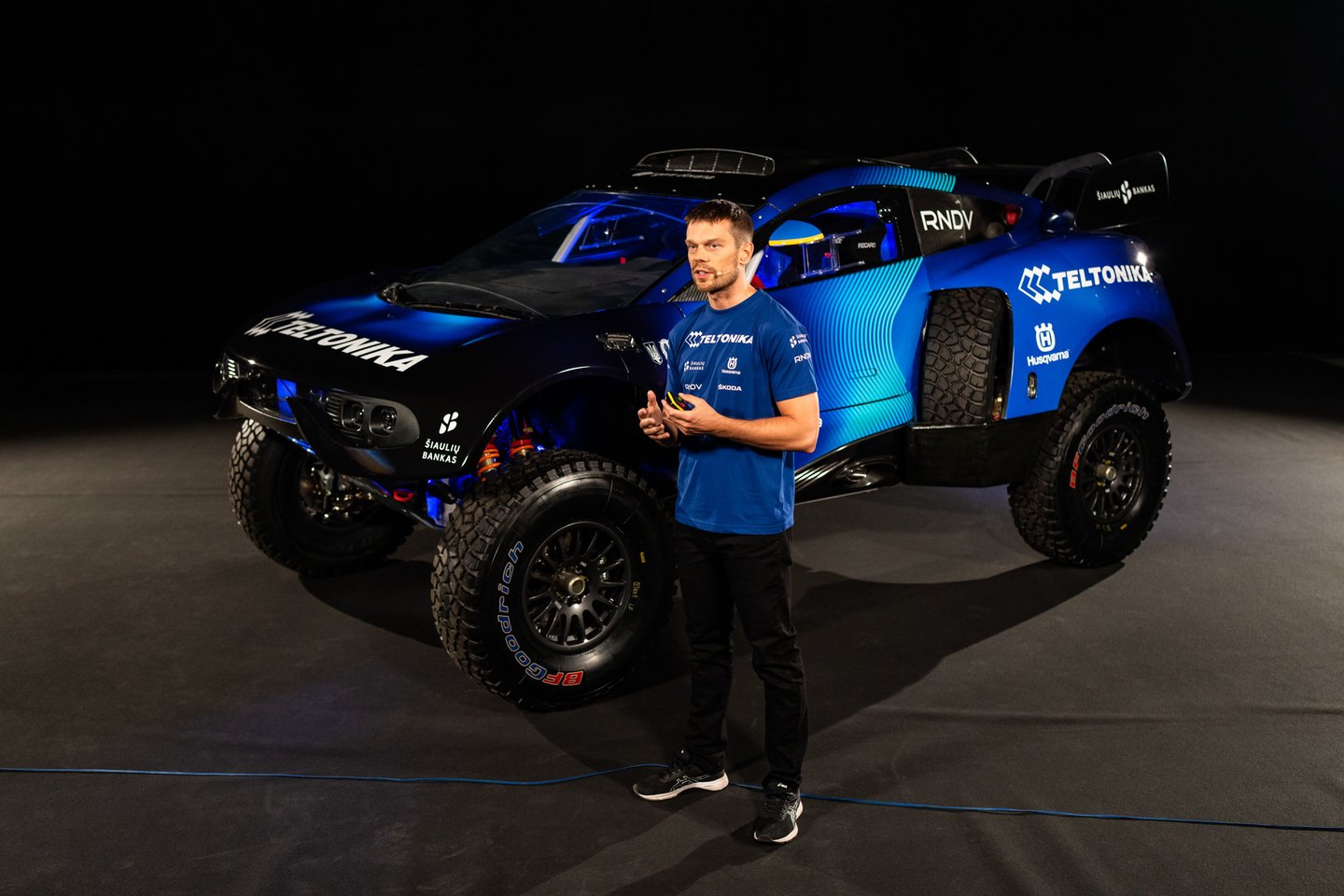 Vienas iš keturių 2023 metų Dakare startuosiančių T1+ klasės „Prodrive Hunter“ automobilių bus papuoštas „Teltonika Racing“ komandos spalvomis.<br>V.Dranginio nuotr.